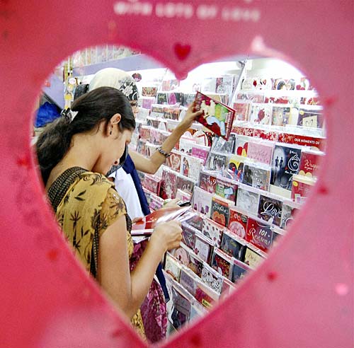 जम कर मनाएं वैलेंटाइन डे | 'वैलेंटाइन डे' पर विशेष