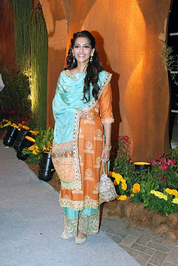 वेणुगोपाल की बेटी की शादी में सितारे | सितारों की मौज