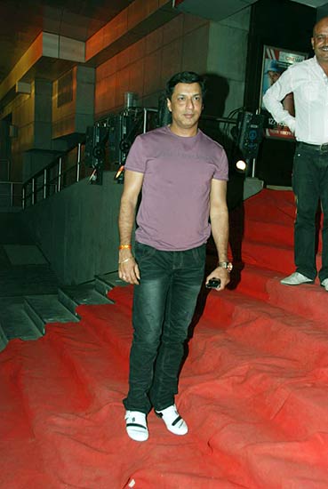 'ये साली जिंदगी' की प्रीमियर पार्टी । फराह के शो में सितारे