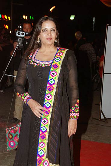 'ये साली जिंदगी' की प्रीमियर पार्टी । फराह के शो में सितारे