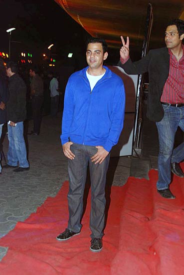 'ये साली जिंदगी' की प्रीमियर पार्टी । फराह के शो में सितारे