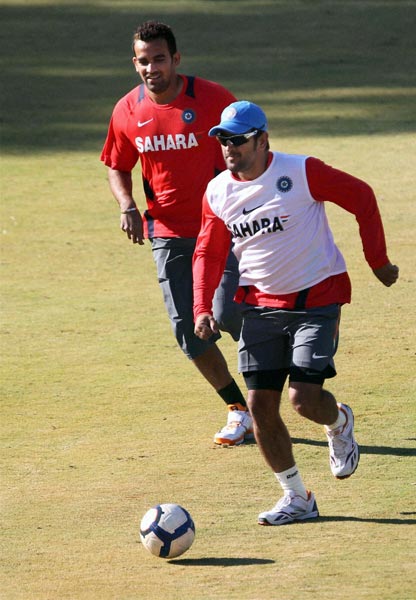 विश्‍वकप के लिए अभ्‍यास करते भारतीय खिलाड़ी...