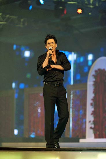 सितारों से गुलजार 'जी सिने अवार्ड्स' समारोह । सितारों की मस्‍ती