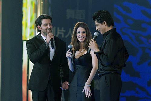 सितारों से गुलजार 'जी सिने अवार्ड्स' समारोह । सितारों की मस्‍ती