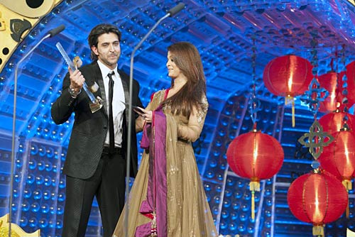 सितारों से गुलजार 'जी सिने अवार्ड्स' समारोह । सितारों की मस्‍ती