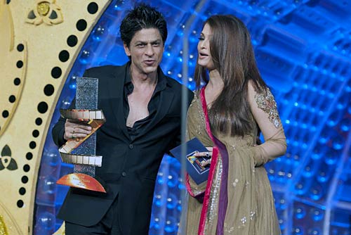 सितारों से गुलजार 'जी सिने अवार्ड्स' समारोह । सितारों की मस्‍ती