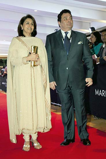 सितारों से गुलजार 'जी सिने अवार्ड्स' समारोह । सितारों की मस्‍ती