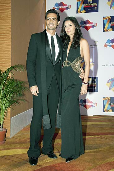 सितारों से गुलजार 'जी सिने अवार्ड्स' समारोह । सितारों की मस्‍ती