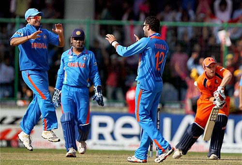 युवी का हरफनमौला प्रदर्शन, भारत क्‍वार्टर फाइनल में पहुंचा