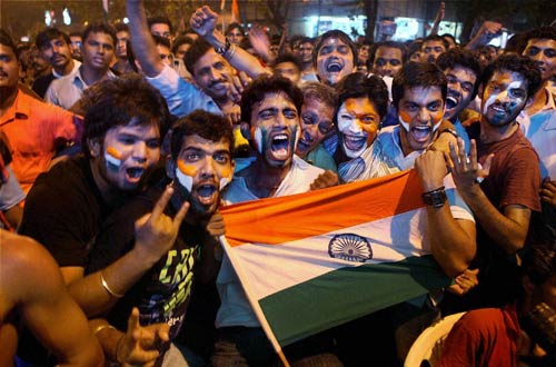 देखें आधी रात का जश्‍न । तस्‍वीरों में भारत की रोमांचक जीत