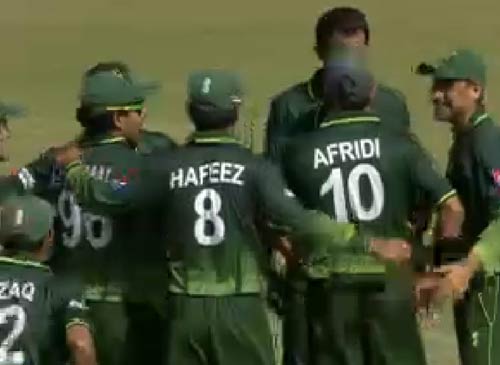 भारत-पाक के बीच हुए महामुकाबले की तस्‍वीरें । अपडेट