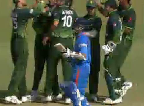 भारत-पाक के बीच हुए महामुकाबले की तस्‍वीरें । अपडेट