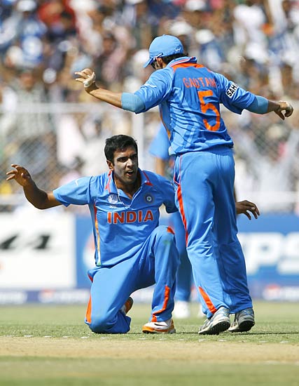 तस्‍वीरों में देखें भारत की जीत का सफर । क्रिकेट फीवर