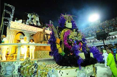 ब्राजील में कार्निवाल का खुमार...। सितारों की मस्ती