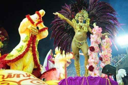 ब्राजील में कार्निवाल का खुमार...। सितारों की मस्ती