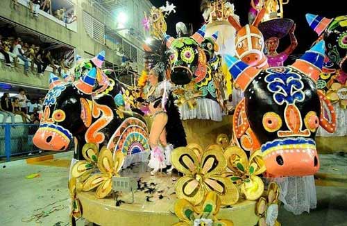 ब्राजील में कार्निवाल का खुमार...। सितारों की मस्ती