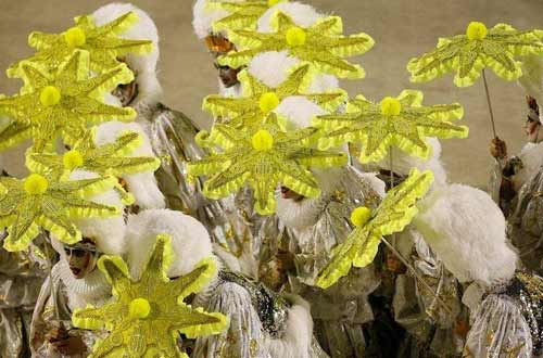 ब्राजील में कार्निवाल का खुमार...। सितारों की मस्ती