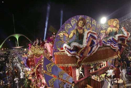 ब्राजील में कार्निवाल का खुमार...। सितारों की मस्ती