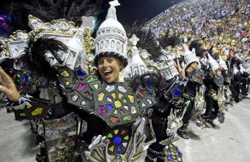 ब्राजील में कार्निवाल का खुमार...। सितारों की मस्ती