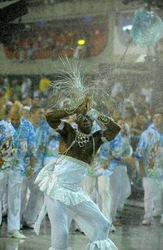 ब्राजील में कार्निवाल का खुमार...। सितारों की मस्ती