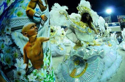 ब्राजील में कार्निवाल का खुमार...। सितारों की मस्ती