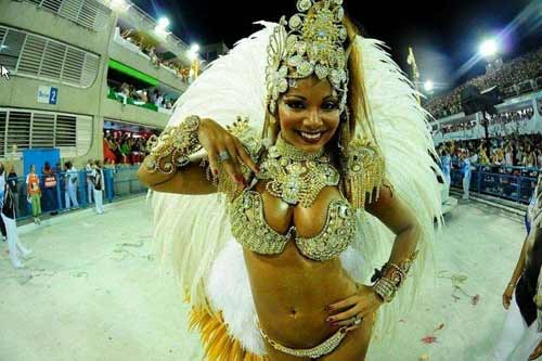 ब्राजील में कार्निवाल का खुमार...। सितारों की मस्ती