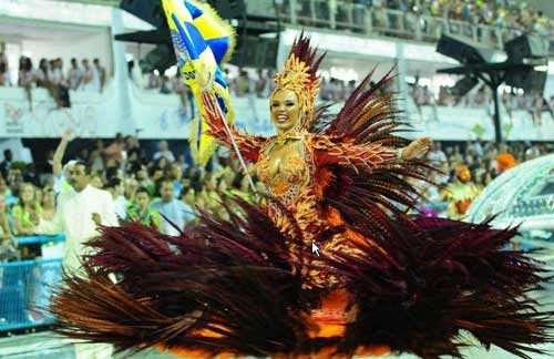 ब्राजील में कार्निवाल का खुमार...। सितारों की मस्ती