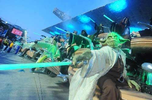 ब्राजील में कार्निवाल का खुमार...। सितारों की मस्ती