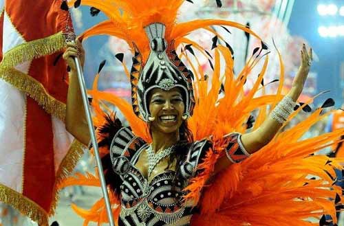 ब्राजील में कार्निवाल का खुमार...। सितारों की मस्ती