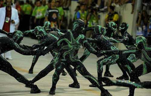 ब्राजील में कार्निवाल का खुमार...। सितारों की मस्ती