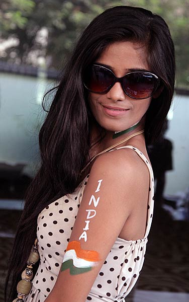 सितारों ने उठाया भारत-पाक मैच का लुत्‍फ । रोमांचक जीत