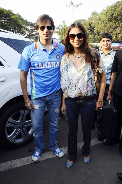 सितारों ने उठाया भारत-पाक मैच का लुत्‍फ । रोमांचक जीत