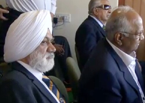 भारत-पाक के बीच हुए महामुकाबले की तस्‍वीरें । अपडेट