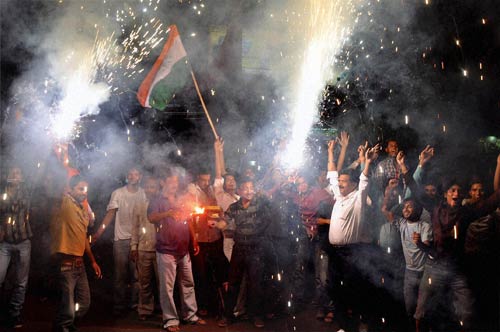 देखें आधी रात का जश्‍न । तस्‍वीरों में भारत की रोमांचक जीत