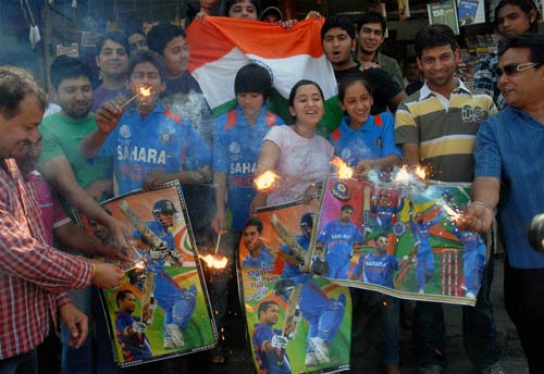 देखें आधी रात का जश्‍न । तस्‍वीरों में भारत की रोमांचक जीत