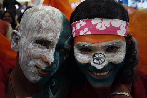 सितारों ने उठाया भारत-पाक मैच का लुत्‍फ । रोमांचक जीत