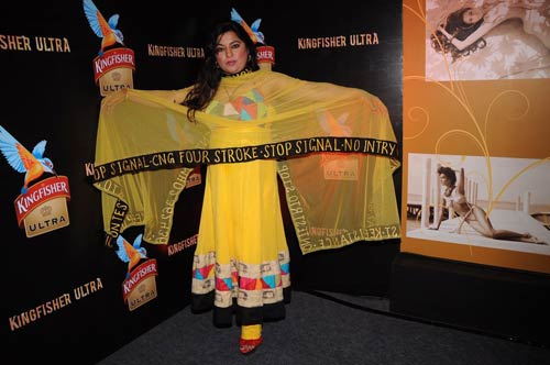 फैशन वीक में मॉडलों ने मोहा मन । फैशन वीक की और तस्‍वीरें