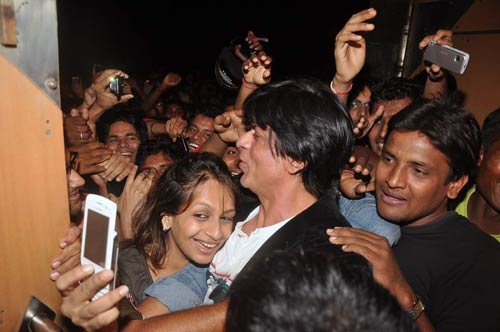 डॉन-2 में शाहरुख का नया लुक | किंग खान की पार्टी