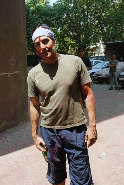 होली की मस्‍ती में डूबे कलाकार | होली के रंग में रंगा देश