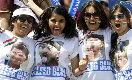 भारत-पाक के बीच हुए महामुकाबले की तस्‍वीरें । अपडेट