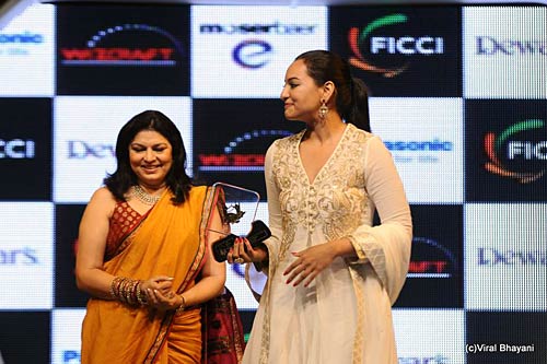 'फिक्की फ्रेम्स' समारोह में सितारे | फिल्मफेयर की रंगीनियां