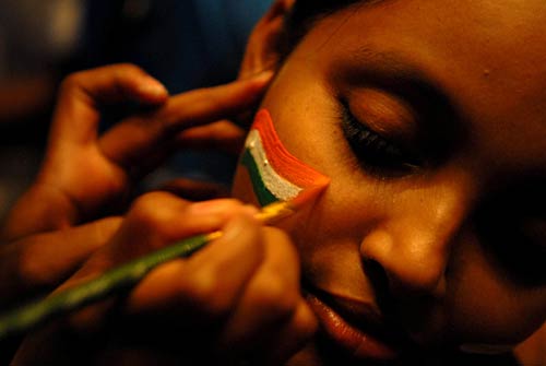 देखें आधी रात का जश्‍न । तस्‍वीरों में भारत की रोमांचक जीत