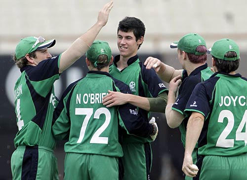 दक्षिण अफ्रीका ने आयरलैंड को दी शिकस्‍त