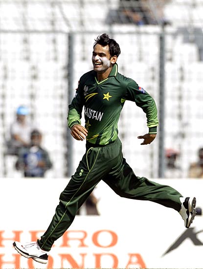 वेस्‍टइंडीज को पीट सेमीफाइनल में पहुंचा पाकिस्‍तान