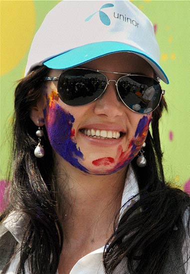 होली के रंग में रंगा देश... | एक्‍सक्‍लूसिव: ऑपरेशन गुलाल