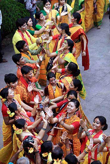 होली के रंग में रंगा देश... | एक्‍सक्‍लूसिव: ऑपरेशन गुलाल