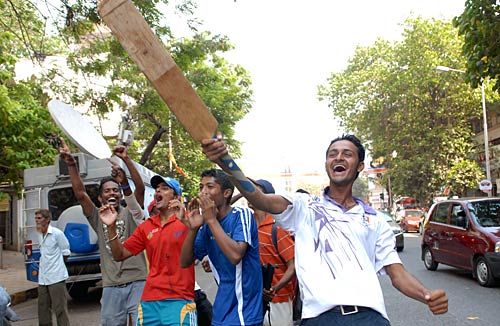 सितारों ने उठाया भारत-पाक मैच का लुत्‍फ । रोमांचक जीत