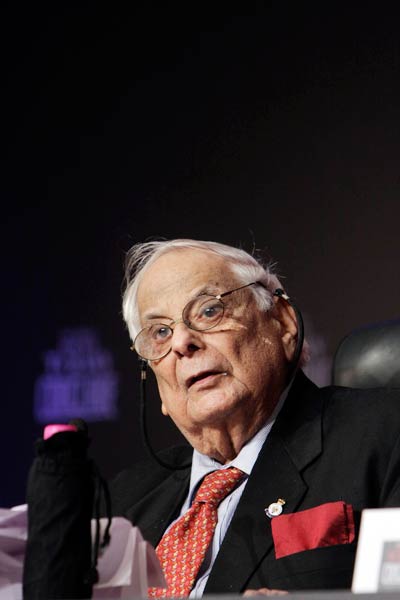 क्‍या परंपरागत सेना नक्‍सलवाद को हरा सकती है?