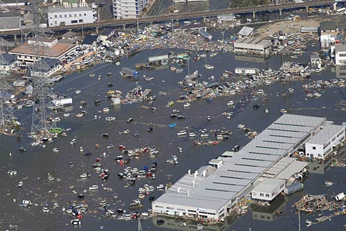 भूकंप, सुनामी और अब रेडिएशन का खौफ | सुनामी से तबाही