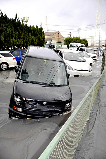 भूकंप, सुनामी और अब रेडिएशन का खौफ | सुनामी से तबाही